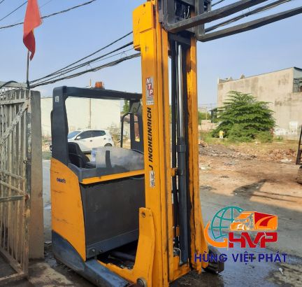 XE NÂNG REACH TRUCK 